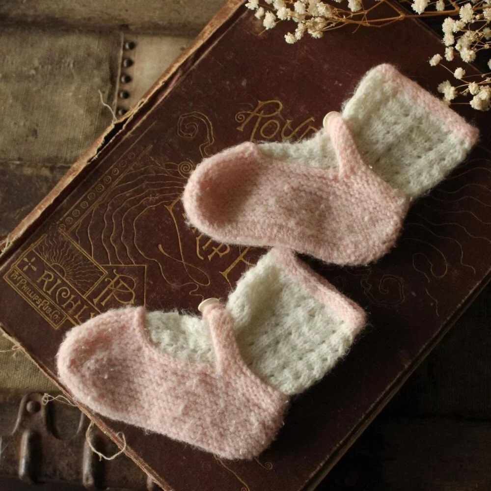 Vintage 1950s Baby Booties, Infant Girls Knit White With Pink Trim Shoes Layette - Picture 7 of 10